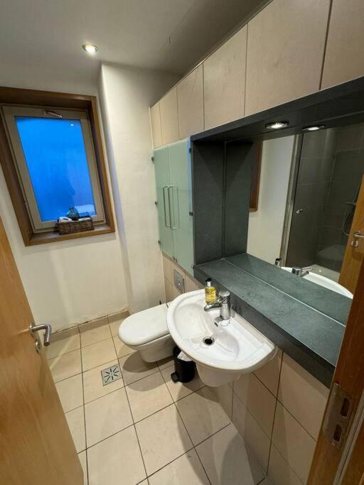 1 Bedroom In Piccadilly Circus St James Cov1 Londres Exterior foto