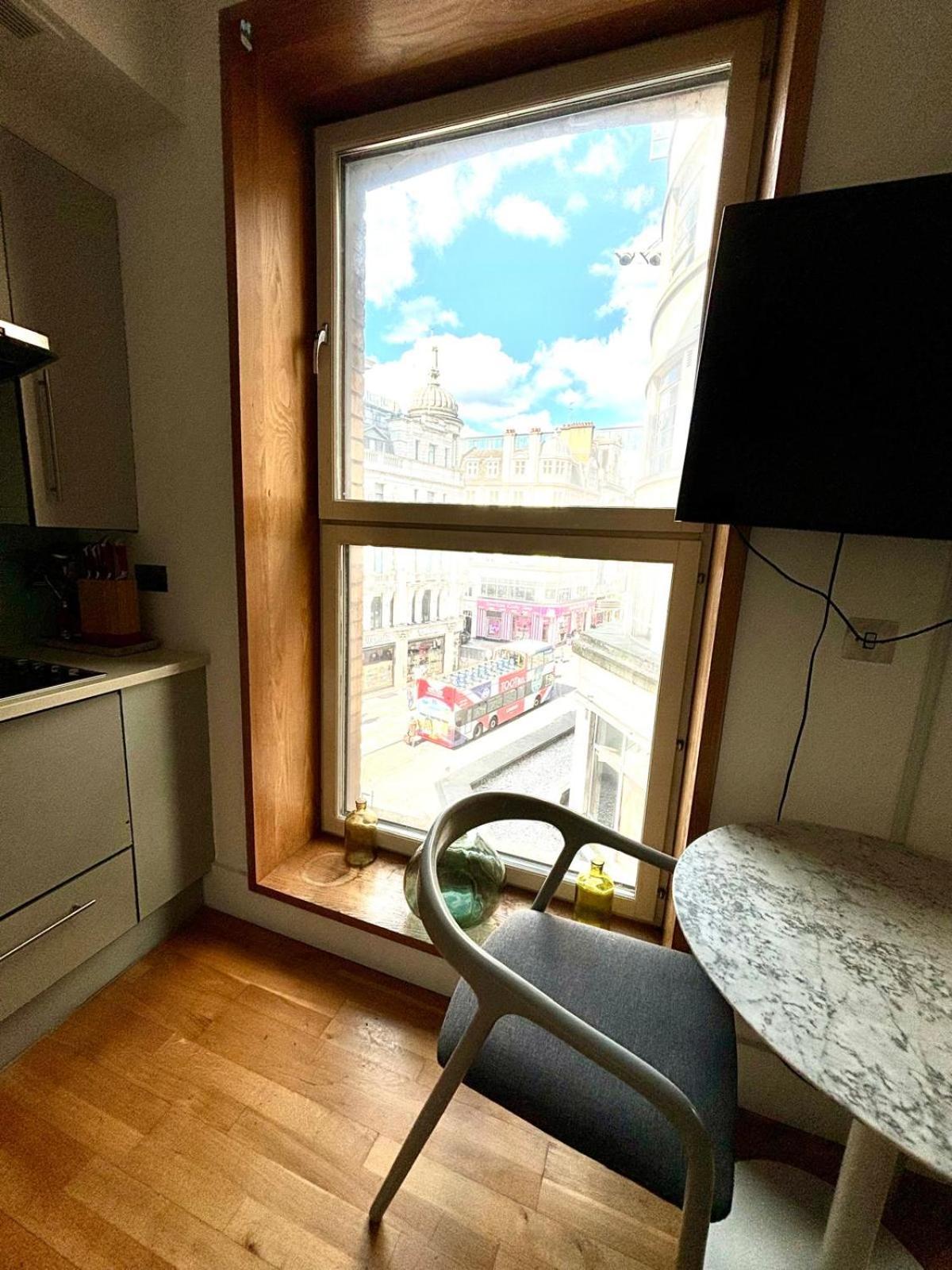 1 Bedroom In Piccadilly Circus St James Cov1 Londres Exterior foto